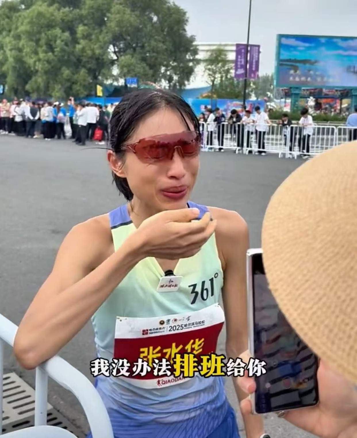 最快女护士哭诉领导苛刻,行程和奖金曝光,同事发声,谴责声一片